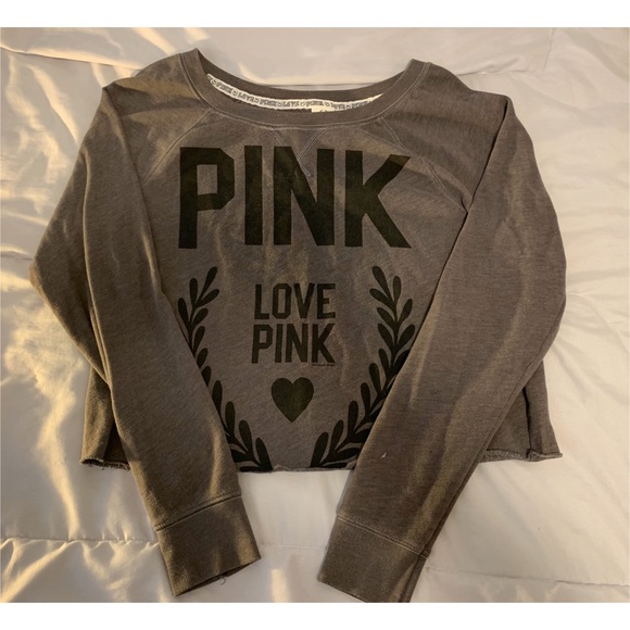 PINK Victoria's Secret Tops - VS cropped sweater 🌪